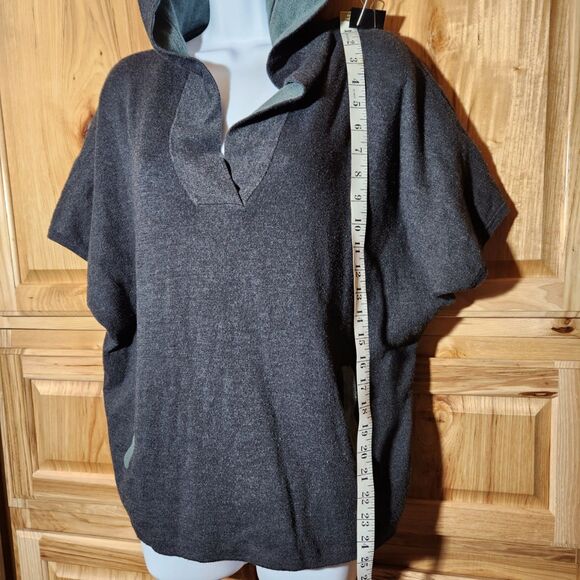 Cynthia Rowley Hooded Poncho Top | Women’s Size Small | Gray - Picture 3 of 6